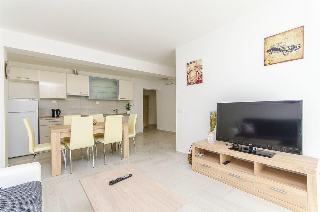 Apartment Darko Подстрана Екстер'єр фото