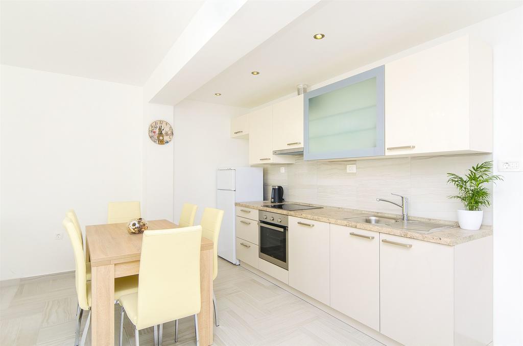 Apartment Darko Подстрана Екстер'єр фото